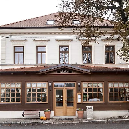 Marjana ゲストハウス Mníšek pod Brdy